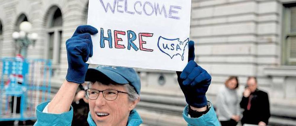 Klares Bekenntnis. In sogenannten Zufluchtstädten ist es üblich, Migranten aufzunehmen. Trump passt das gar nicht. 