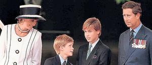 Familienfoto aus besseren Zeiten. Prinz William und Harry litten sehr unter dem Tod ihrer Mutter. Heute klären sie über psychische Krankheiten auf. 