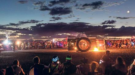 Burning-Man-Ableger gibt es mittlerweile überall. Die Berliner „Burner“ sind im März zum „Afrika Burn“ gefahren.