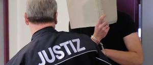 Das Landgericht in Dessau-Roßlau (Sachsen-Anhalt) verurteilte den Hauptangeklagten zu lebenslang.