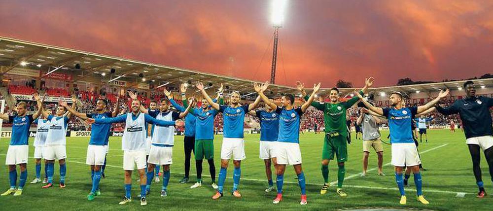 Es geht doch. Hansa Rostock ist gut in die Drittliga-Saison gestartet. Bei Rot-Weiß Erfurt gewann die Mannschaft 1:0.