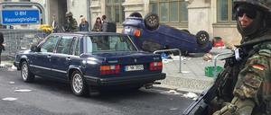 Achtung, Aufnahme! Zum Glück nur eine Filmkulisse, errichten für Sky.