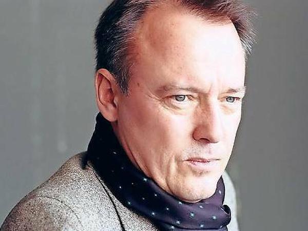 Gratwanderer. Der preisgekrönte Schriftsteller Mirko Bonné, geboren 1965 am Tegernsee, vermisst in seinem neuen Roman „Lichter als der Tag“ den schmalen Grat zwischen möglicher und unmöglicher Liebe.