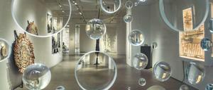 Eine Ausstellungsansicht von "Mary Bauermeister - Memento Mary" bei Grisebach.