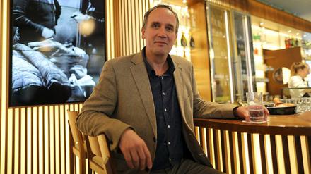 Volker Kutscher, Autor der Gereon-Rath-Bestseller-Romane, in einer Kölner Bar. 