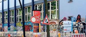 Alles neu. Am Kreuzberger Hermann-Hesse-Gymnasium begannen schon 2017 die Bauarbeiten.