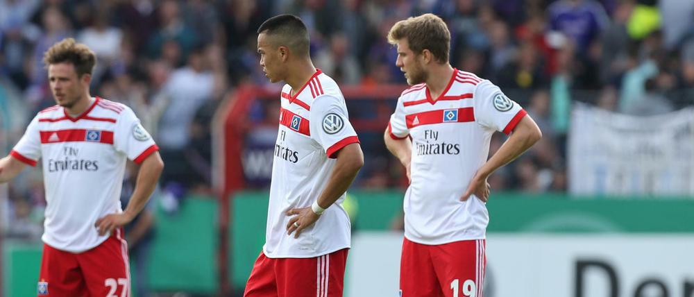 Erstes Pflichtspiel, erste Niederlage. Der HSV macht fußballerisch wenig Spaß.