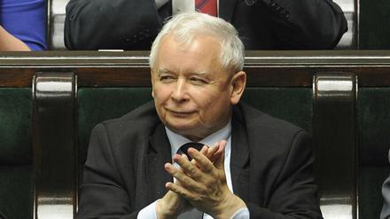 PiS-Chef Jaroslaw Kazynski behauptet, die Justiz Polens werde noch immer von den Kommunisten beherrscht.