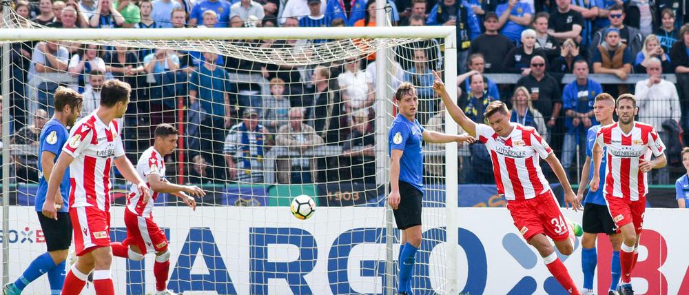 Geht doch. Fabian Schönheim erzielte den ersten Unioner Treffer.