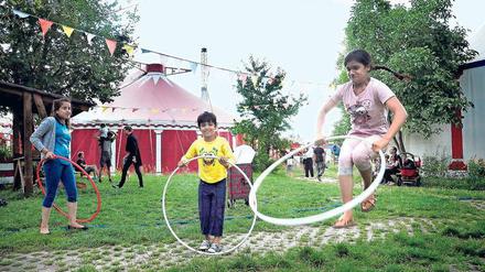 Sprung in ein neues Leben. Der Kinder- und Jugendzirkus Cabuwazi in Altglienicke ist auch eine Anlaufstelle für Kinder aus Flüchtlingsfamilien geworden.