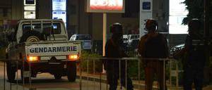 Einsatzkräfte von Polizei und Armee in den Straßen von Ouagadougou.