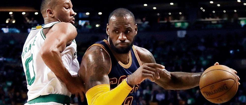 LeBron James (rechts) kämpft für eine bessere Gesellschaft.