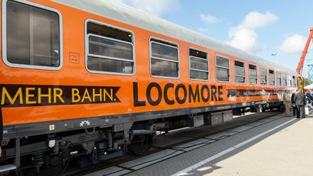 Züge des Bahnbetreibers Locomore.
