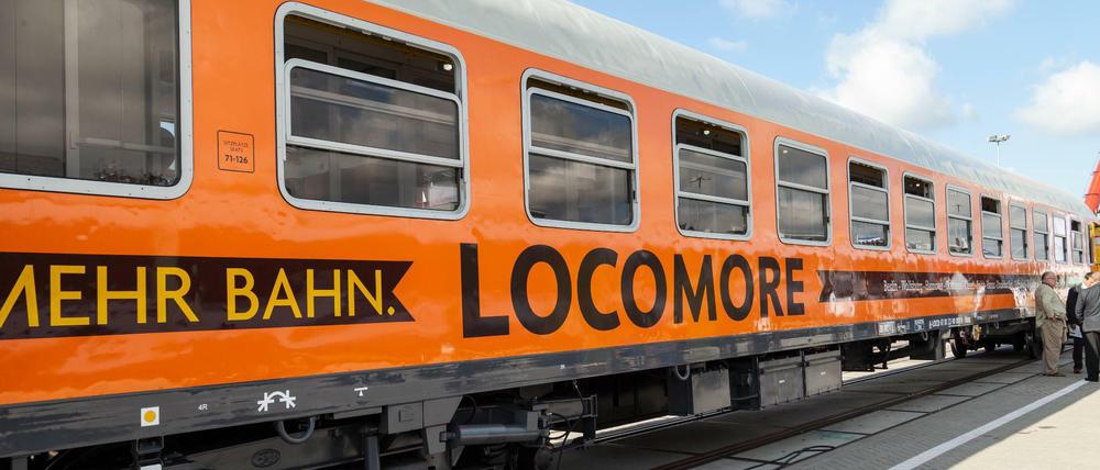 Züge des Bahnbetreibers Locomore.