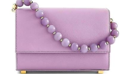 Die Taschen von Frau Frieda sind wahre Luxusobjekte
