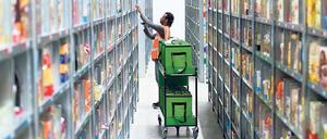 Konzerne wie Amazon und die Deutsche Post nutzen Zeitarbeit zum Beispiel für die auftragsreiche Vorweihnachtszeit. 