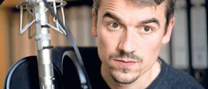 Gefrusteter Kommissar: Alexander Khuon, festes Ensemblemitglied am Deutschen Theater Berlin, leiht seine Stimme regelmäßig dem „Radio-Tatort“ des RBB.