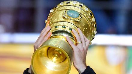 Objekt der Begierde: der DFB-Pokal.