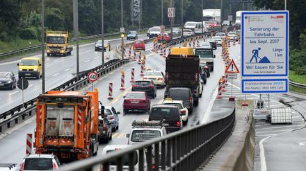 Noch in vollem Gange: Die Baustelle auf der Rudolf-Wissell-Brücke.