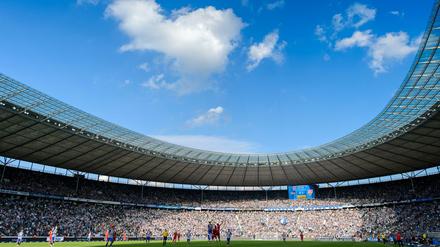 Ungeliebte Heimat. Noch spielt die Hertha im Olympiastadion, mittelfristig wünscht sich der Verein einen Neu- respektive Umbau der Sportstätte.