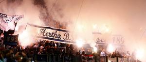 Das Pokalspiel zwischen Hertha und Hansa musste unterbrochen werden.