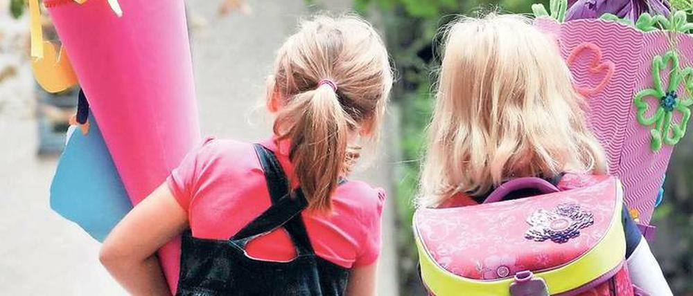 Für viele Eltern ist schon die Suche nach dem richtigen Schulplatz für ihre Kinder ein großes Hindernis. 