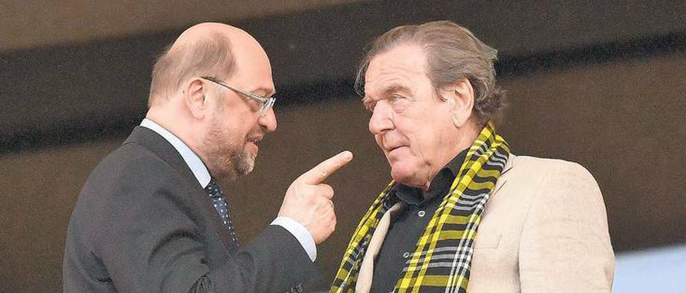 Die Last mit dem Altkanzler. Gerhard Schröder bringt die Genossen und ihren Spitzenkandidaten Martin Schulz in die Bredouille. 