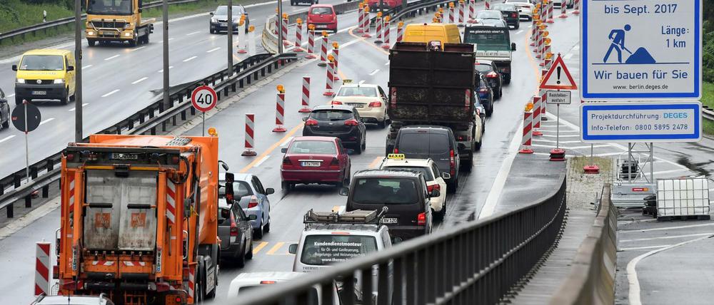 Stau war gestern. Die Rudolf-Wissell-Brücke - hier noch während der Reparaturarbeiten am 16. August - ist wieder frei.