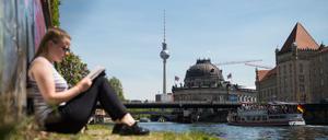 An der Spree kann man auch lesen. 