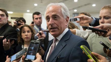 Senator Bob Corker äußert sich auf dem Capitol Hill in Washington vor Journalisten. 