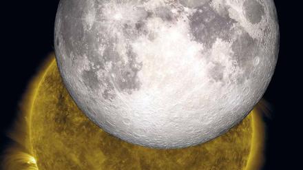 Wenn sich der Mond in die erste Reihe vor die Sonne schiebt, erinnert er daran, dass auch er wichtig für die Evolution von Leben auf der Erde war.