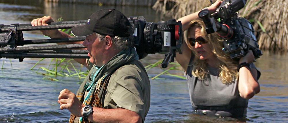 "Passion for Planet - Leben als Tierfilmer": Michael und Rita Schlamberger im überfluteten Sambia.