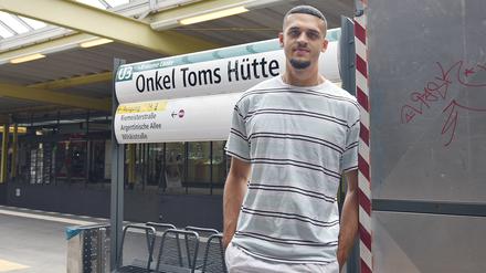 Moses Pölking fühlt sich immer unwohl am U-Bahnhof Onkel Toms Hütte.