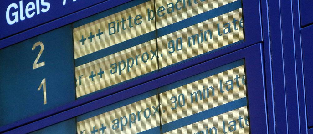 Nach den Brandanschlägen auf die Fernverkehrstrasse zwischen Berlin und Hamburg sowie Hannover kam es am Samstag zu erheblichen Verzögerungen.