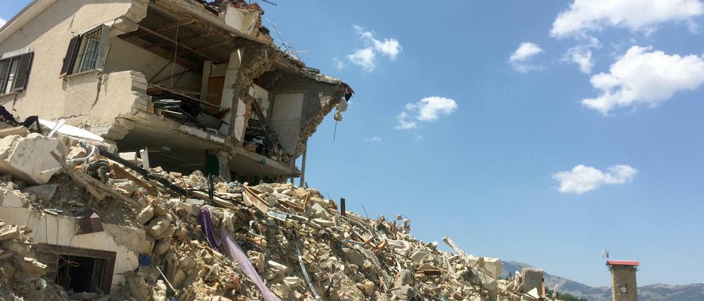 2,5 Millionen Tonnen Schutt müssen aus den betroffenen Gemeinden weggeräumt werden.