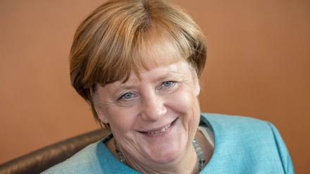 Bundeskanzlerin Angela Merkel (CDU) vor Beginn einer Kabinettssitzung