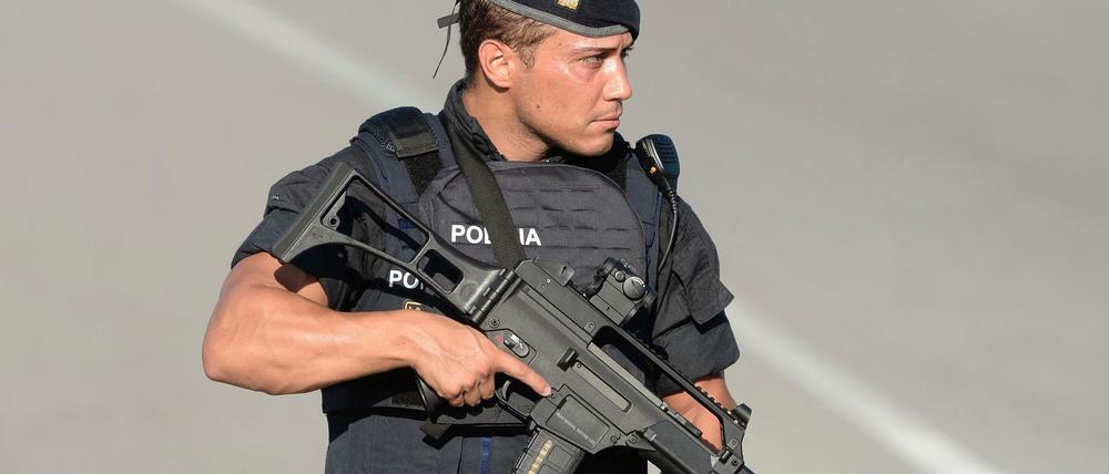 Die Polizei sucht ein mögliches Unterstützer-Netzwerk der Terrorzelle.