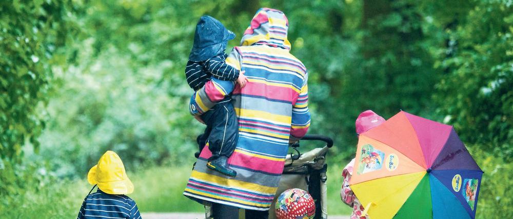 Alleinerziehende haben es in Berlin schwer. Es mangelt an finanzieller Unterstützung.