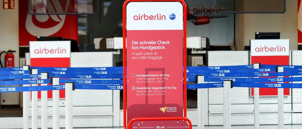 Ein leerer Schalter von Air Berlin in Düsseldorf