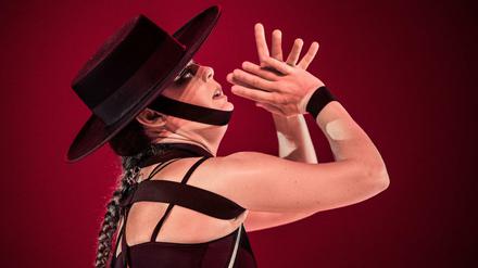 Domina. Die spanische Tänzerin und Choreografin Rocío Molina mit ihrem Stück „Caída del Cielo“.