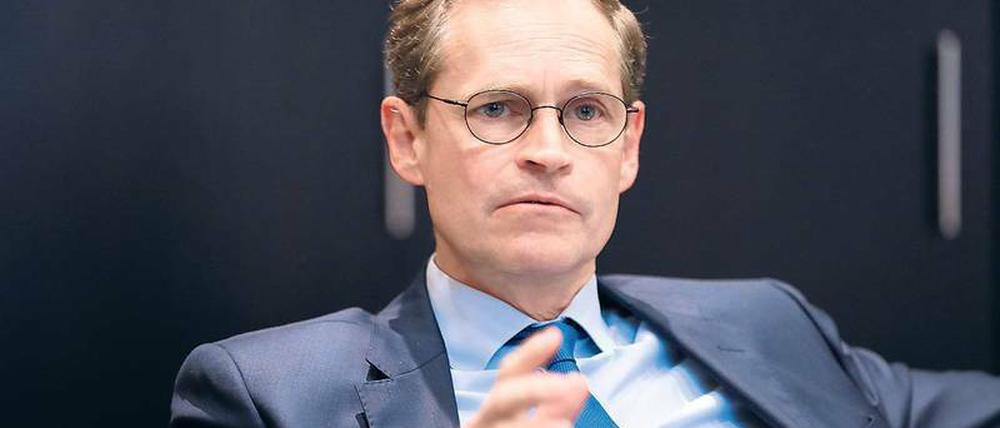 Michael Müller hält die Kritik der Opposition, er engagiere sich in Sachen Air Berlin zu wenig, für unberechtigt.