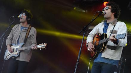 Sänger Miles Michaud (r) und Mitglieder seiner US-Band Allah-Las. Vor allem Muslime feinden die Band an. 