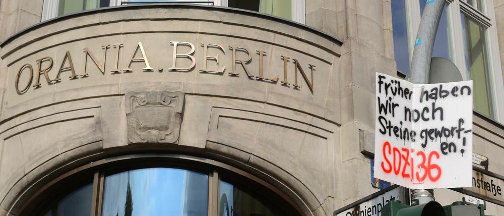 Das neue Hotel Orania am Oranienplatz in Berlin Kreuzberg stößt nicht bei allen Anwohnern auf Gegenliebe. 