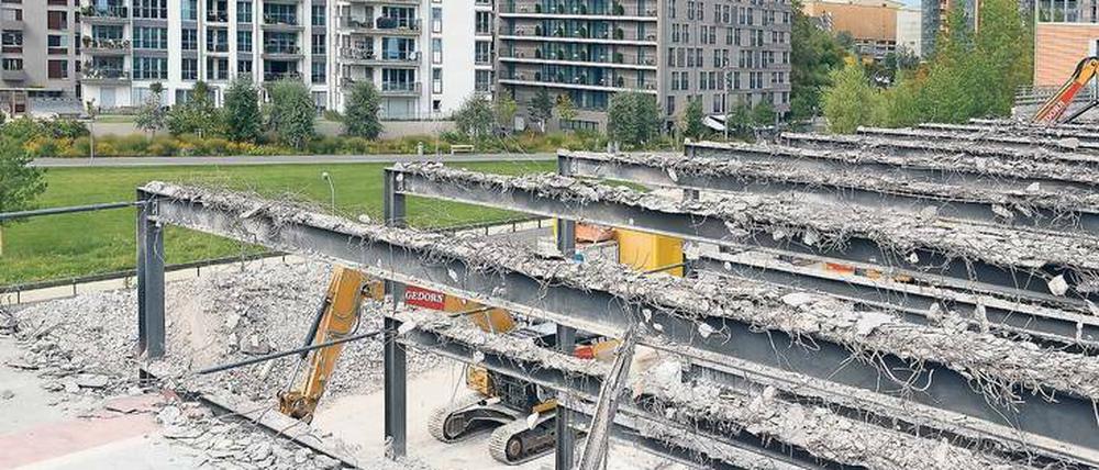Es war einmal ein Parkhaus. Nicht mal 20 Jahre alt wurde der von Stararchitekt Renzo Piano entworfene Bau am Gleisdreieck.