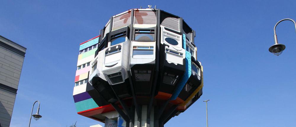 Bierpinsel in der Schloßstraße in Berlin-Steglitz.