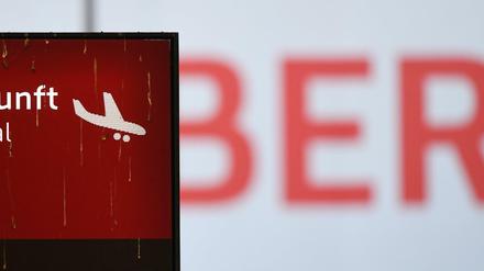 Warten auf den ersten Flug: Ein Schild am Hauptstadtflughafen BER in Schönefeld (Brandenburg)