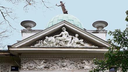 Rank und schlank. Der Giebel der Villa Calé in Zehlendorf.