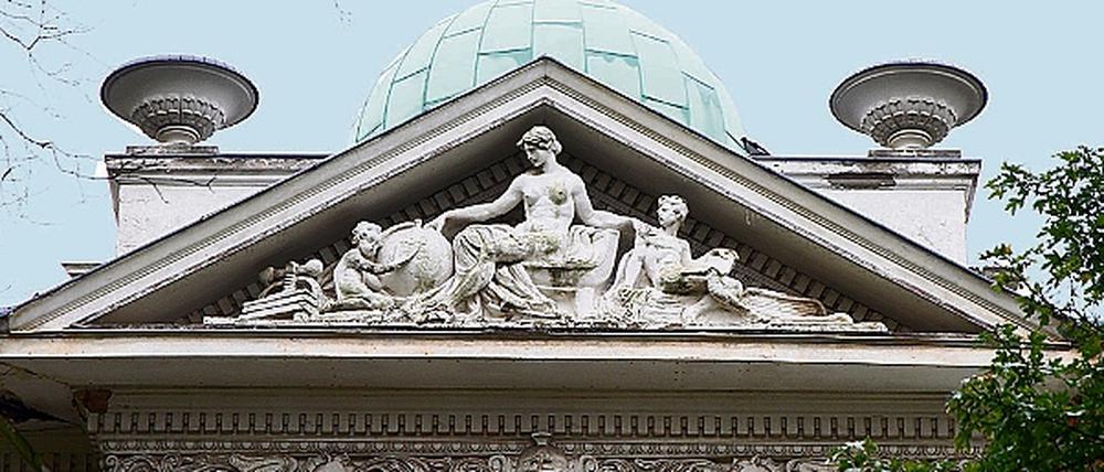 Rank und schlank. Der Giebel der Villa Calé in Zehlendorf.