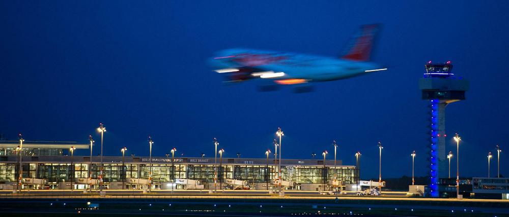 Ankunft am BER. Den Airport nutzen kann man dort aber nicht. Die Kapazität ist also gering.