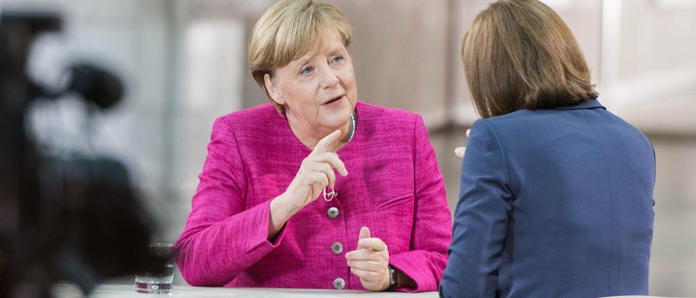 Bundeskanzlerin Angela Merkel (CDU) während des ZDF-Sommerinterviews.